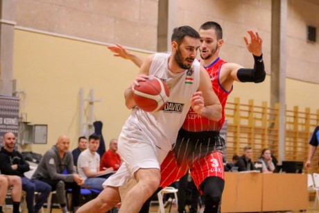 Kosáresővel fogadta a DK Kosárlabda Akadémia a Veszprémet az elődöntő első meccsén