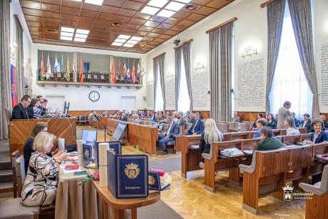Intézményfelújítások és zárszámadás - ülésezett a város képviselőtestülete