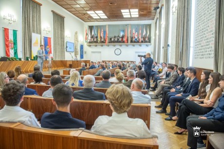 ARAK 100 – a Díszteremben tartott centenáriumi közgyűlést az Alba Regia Atlétikai Klub