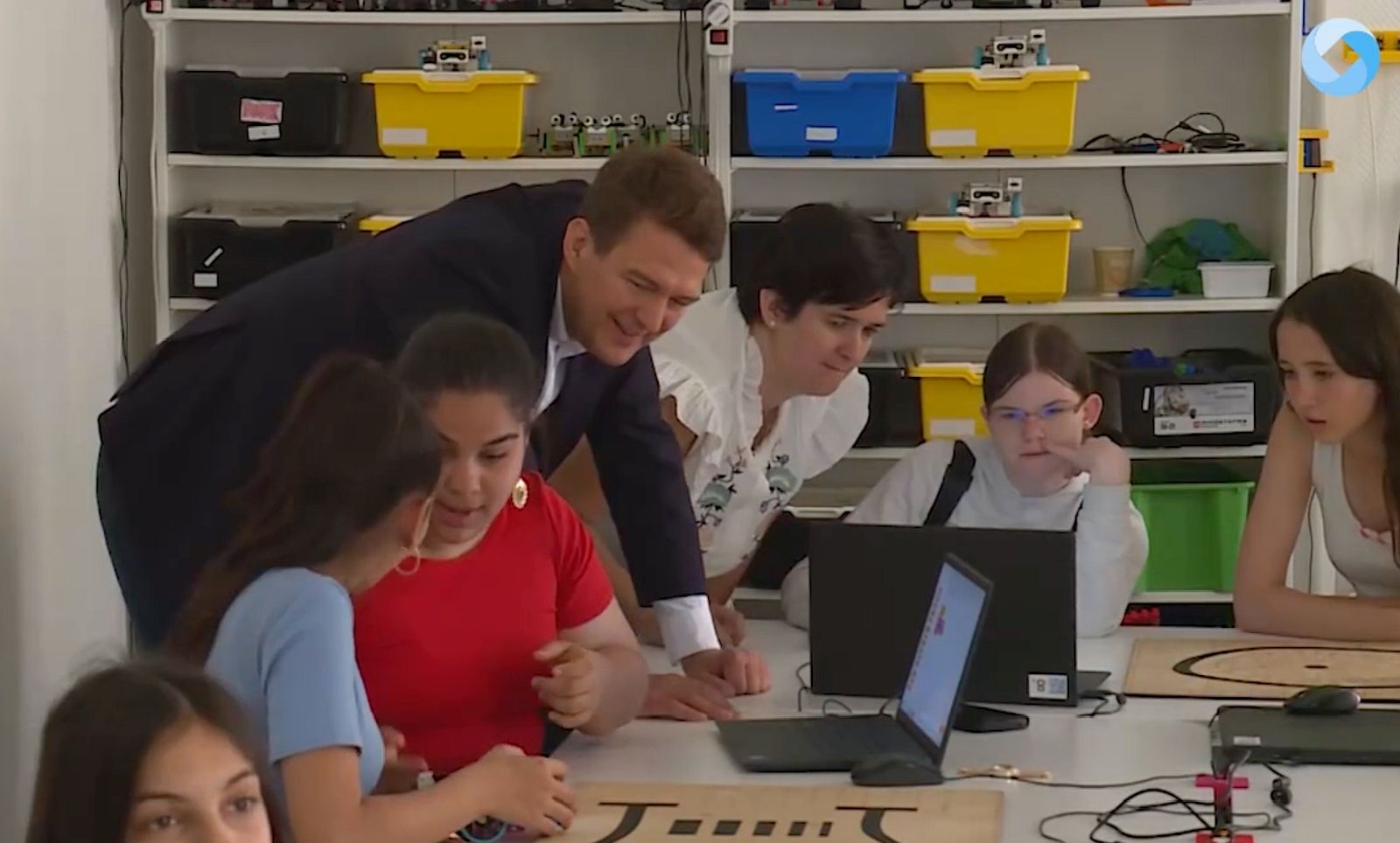 Az Alba Innovárban járt pénteken a Tanítsunk Magyarországért program