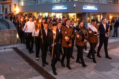 A selmeci hagyományok szerint Valétálással búcsúztak a Geósok