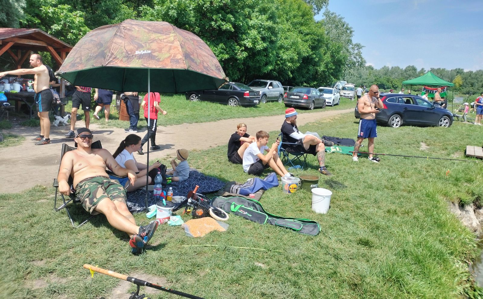 Jó hangulatban rendezték meg Pünkösdhétfőn a 14. Savanyú Emlékkupa horgászversenyt