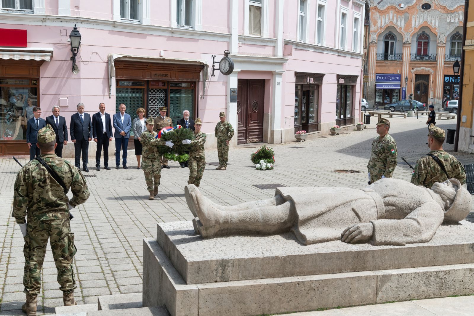 Megemlékezés a hősök napján a háborúkban elesett katonákra