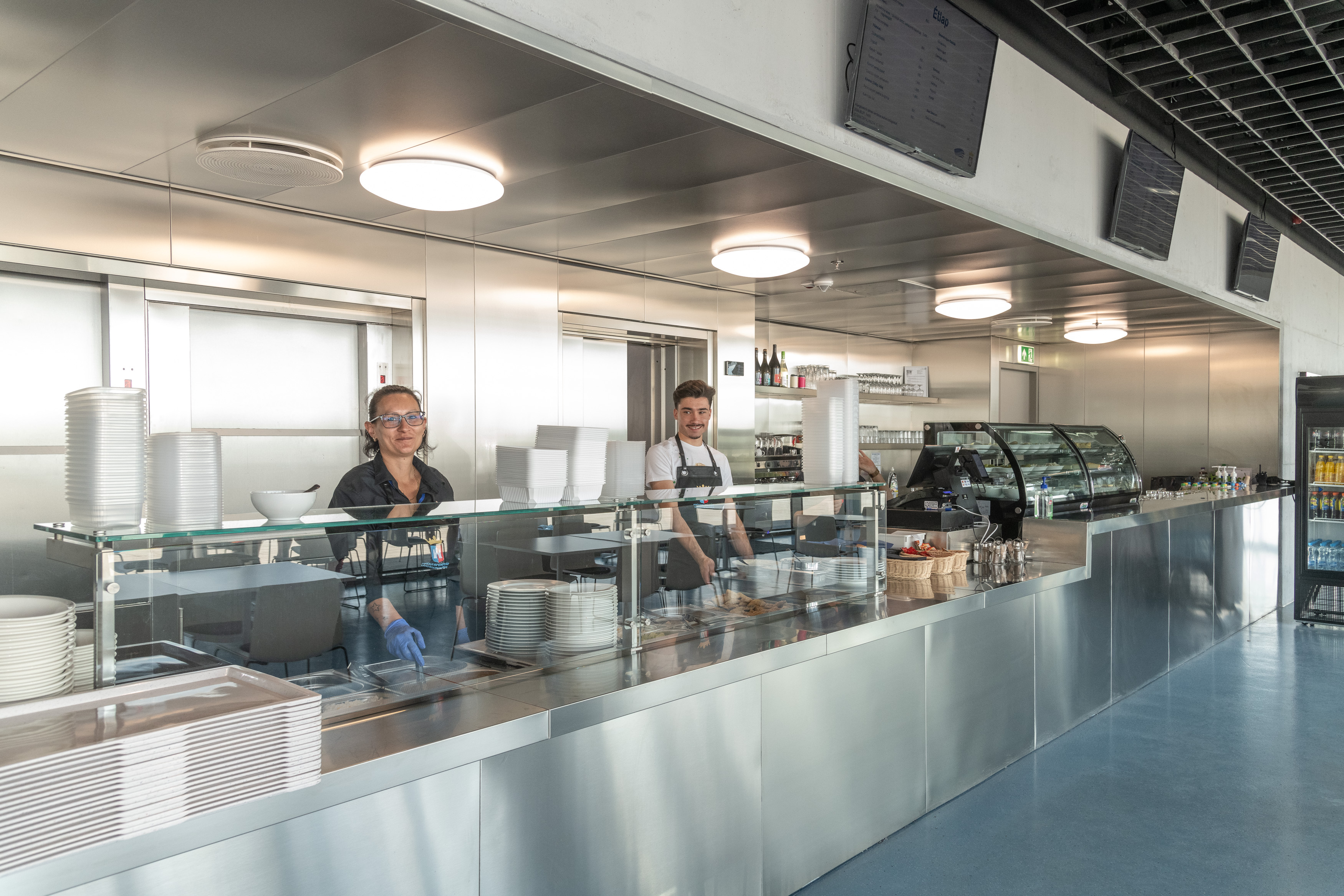 Indul az ételmentés az Alba Aréna és a Sóstói Stadion éttermeiben