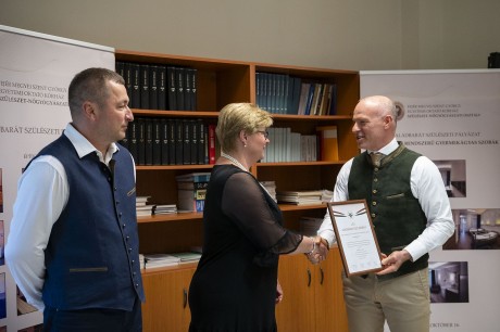 100. alkalommal adományozott orvosi eszközöket a kórháznak a jótékonysági vadászat