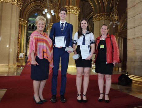 Energiatudatos Tóparti és két diák országos elismerése a Virtuális Erőmű Programban