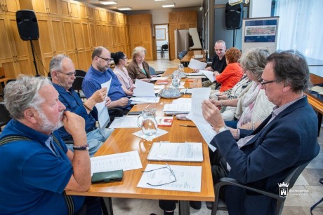 Rendhagyó üléssel folytatódott a Lánczos-Szekfű Ösztöndíj Közalapítvány kuratóriumának munkája