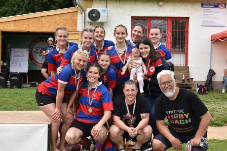 Dobogós a Fehérvár Rugby Club női csapata - a Köfém pályán volt az utolsó torna