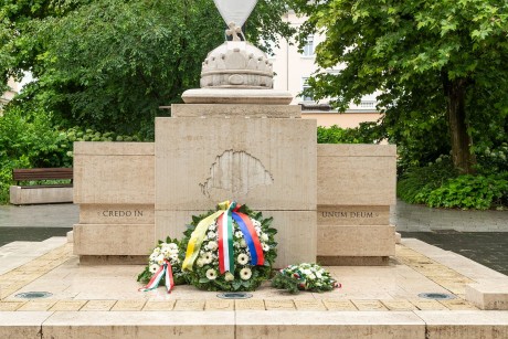 Koszorúzással és díjátadóval emlékeztek a Nemzeti Összetartozás Napján Székesfehérváron