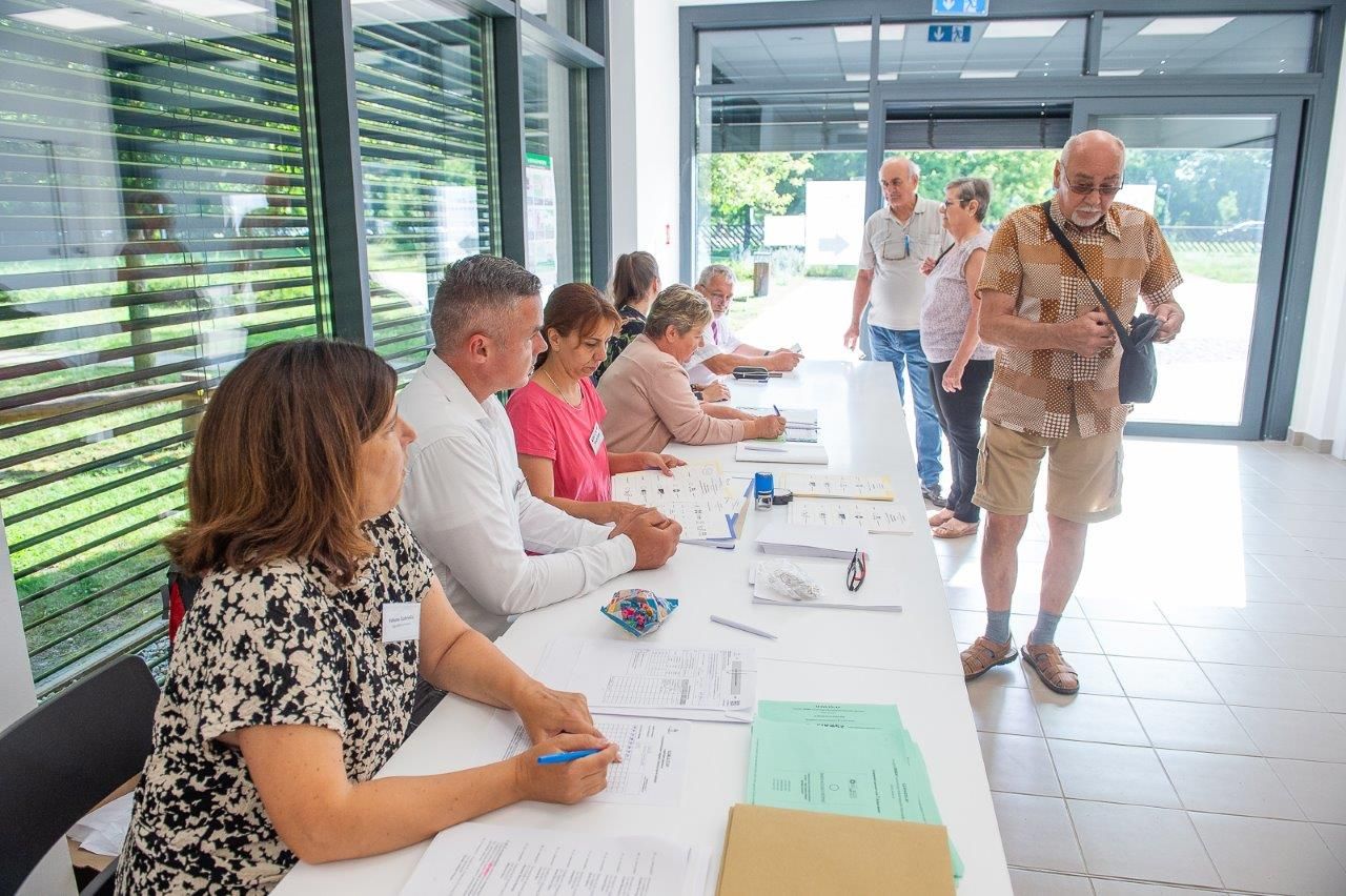 Várhatóan este nyolc után már közöl eredményeket a Nemzeti Választási Iroda