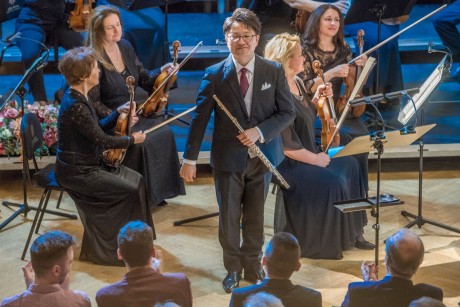 Búcsúzik a várostól  Chikara Sugano, a szimfonikusok fuvola-szólamvezetője