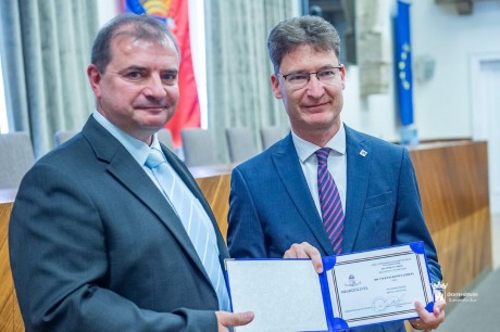 Átvették megbízóleveleiket a mandátumot szerzett képviselők és a polgármester