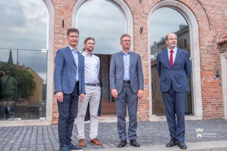 Miniszteri látogatás a Múzeumok Éjszakáján Székesfehérváron