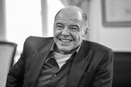 Elhunyt Sáringer Károly Príma díjas író és újságíró