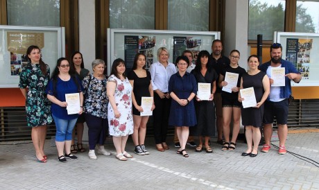 Tablókiállítás az önkéntességről - civil szervezetek aktív nyári programjainak alternatívái