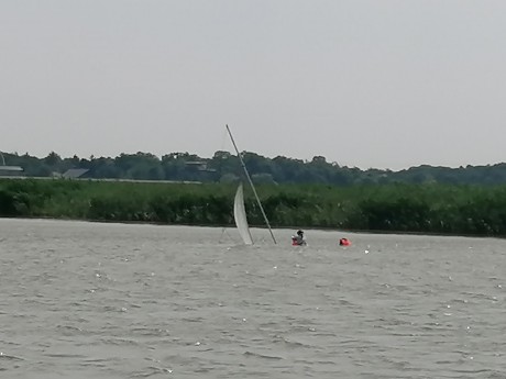 Sorozatos mentések a Velencei-tónál - sok dolguk volt a vízirendőröknek