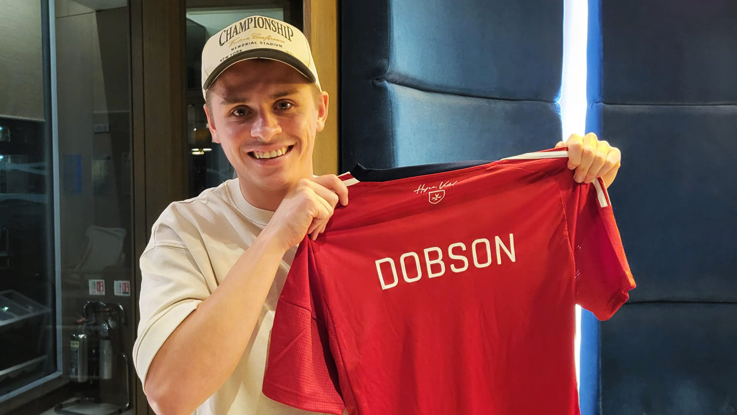 Visszamondta a szerződését George Dobson - mégsem igazol a Vidibe?