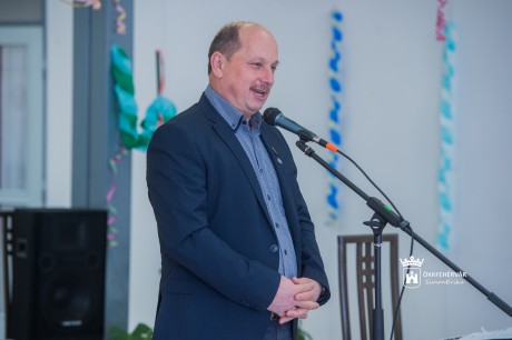 Államtitkári döntés alapján, indokolás nélkül küldenék el a Vasvári igazgatóját