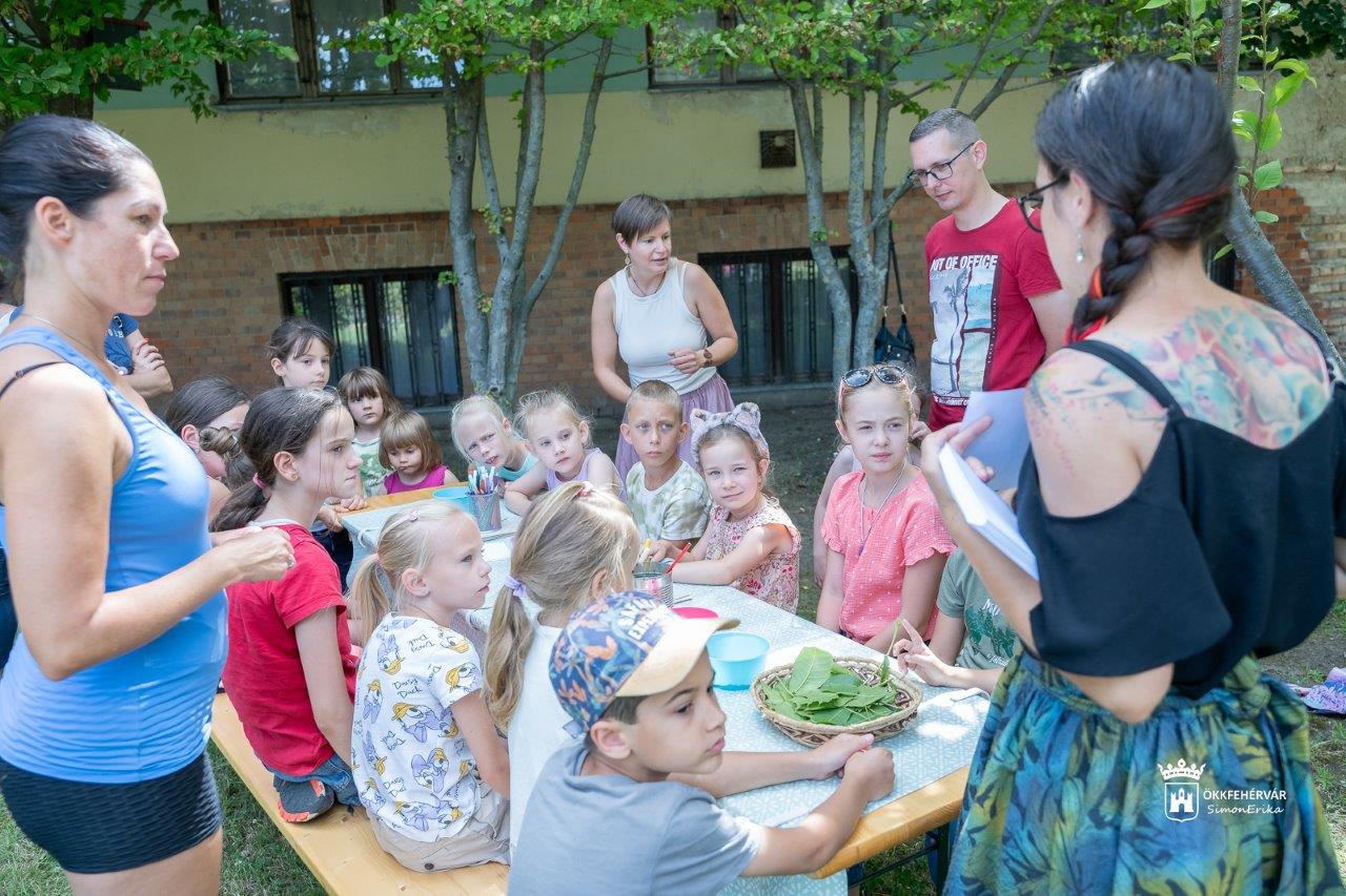 IllaBerek élményösvény – játékos és mesés kalandok a Gárdonyi Művház előtti parkban