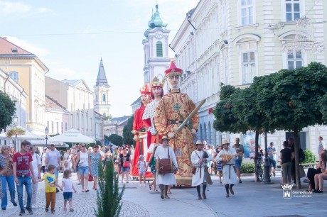 Ismét királyok a Belvárosban - közösen hangolódhatunk a Királyi Napokra