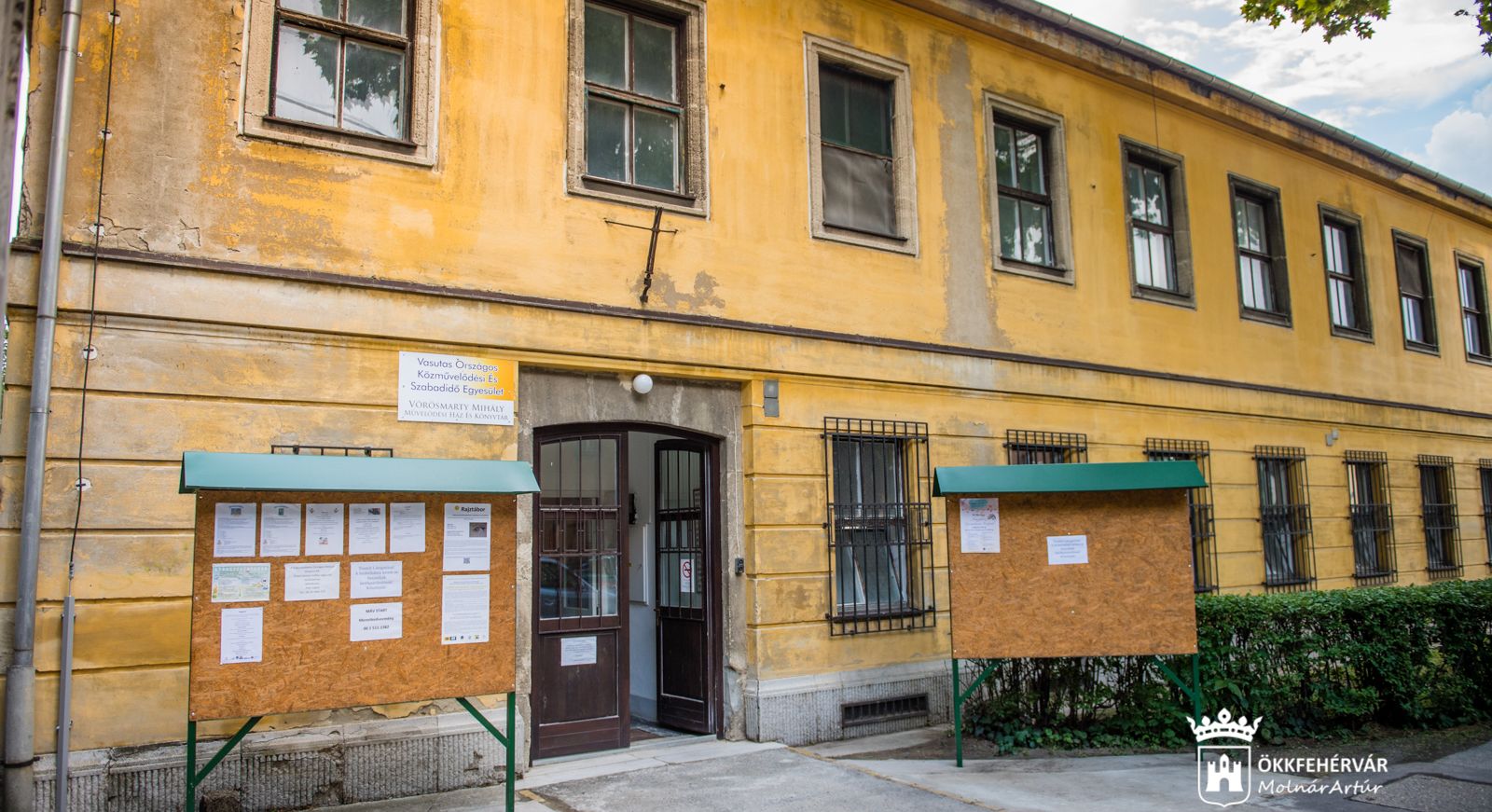 Apa-lánya festménykiállítás nyílik délután a VOKE Művelődési Házban