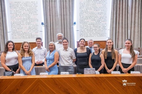 A dobogós Fehérvár Rugby Club női csapatát köszöntötték a Városházán