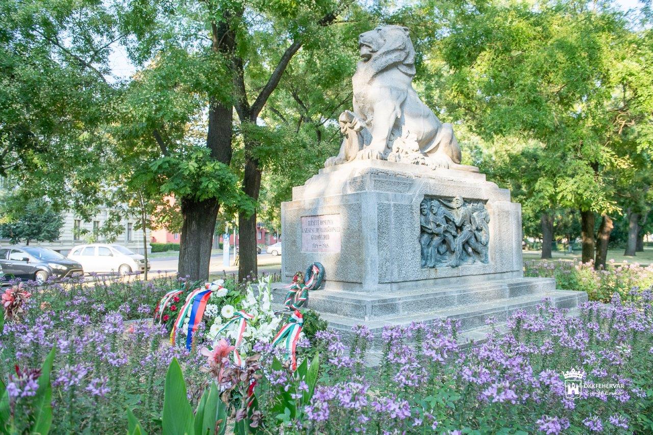 Megemlékezés a 17-es honvéd gyalogezred katonáiról a Zichy ligetben