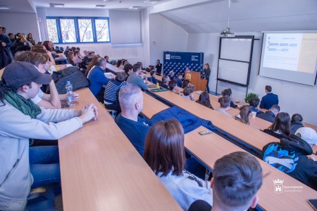 Gólyaoldalt indított az Óbudai Egyetem Alba Regia Kara a leendő hallgatóknak