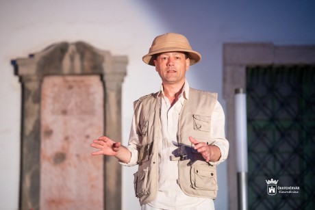 Régész Színházzal indul az augusztus a Rendház díszudvarán