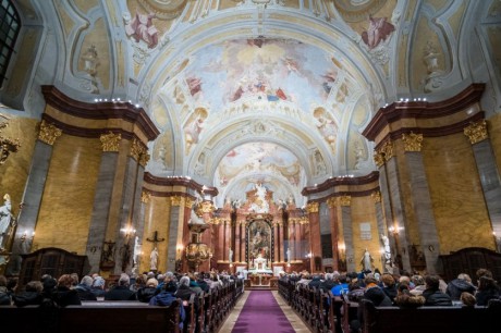 Szentmisével ünnepelték a Székesegyház felszentelésének évfordulóját
