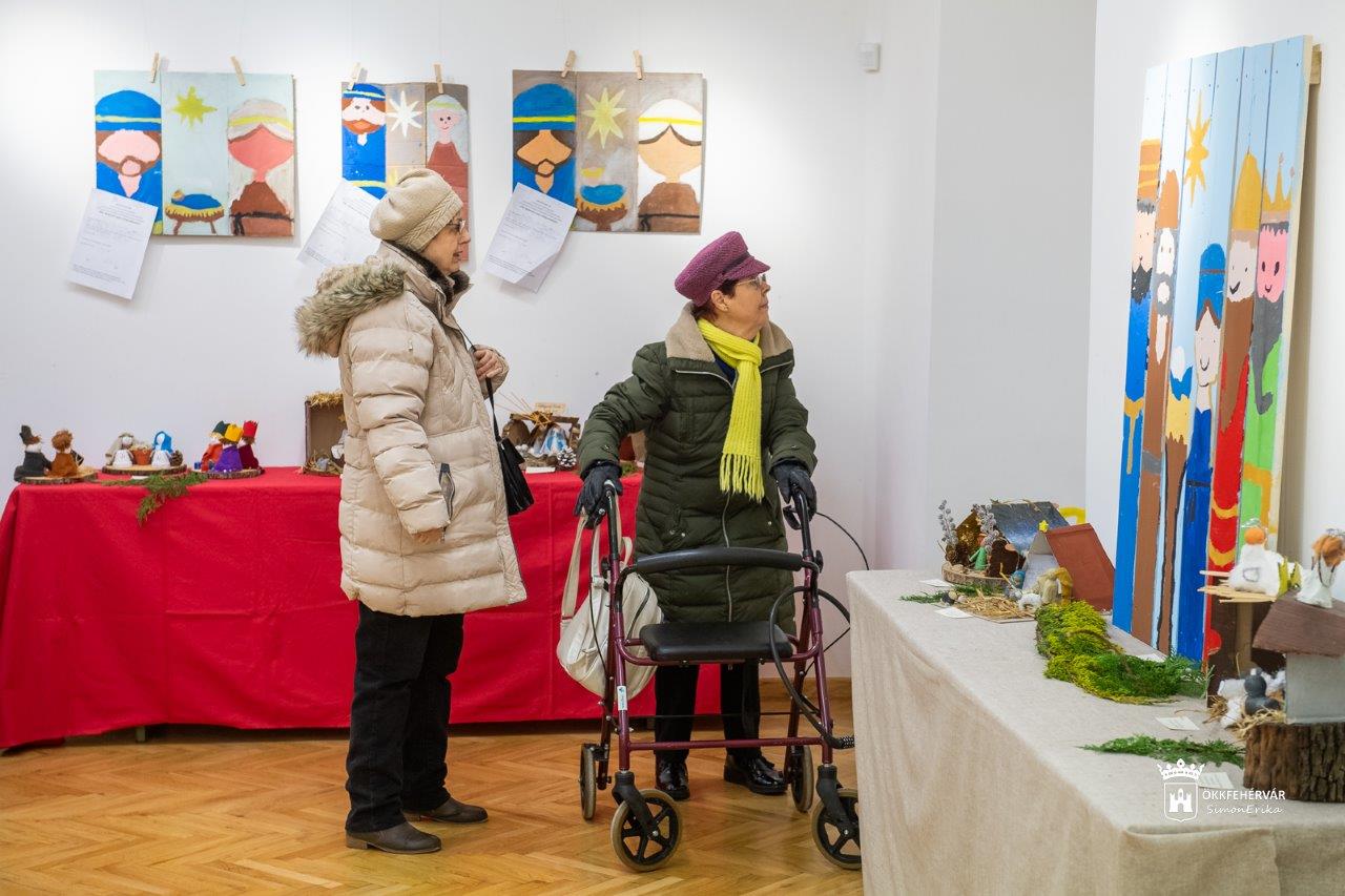 A fény és a várakozás ünnepe: megnyílt a 22. Betlehemi Szép Csillag kiállítás