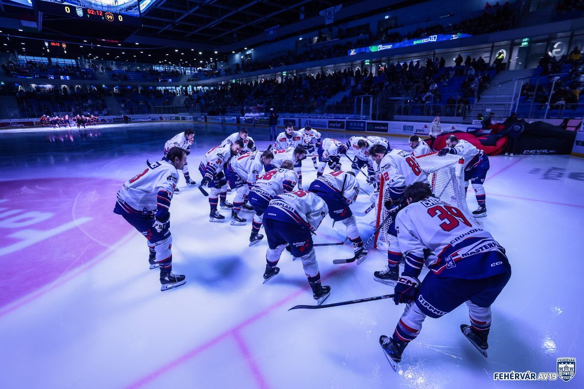 Ajándék a MET-től a pénteki jégkorongmeccsre érkező szurkolóknak
