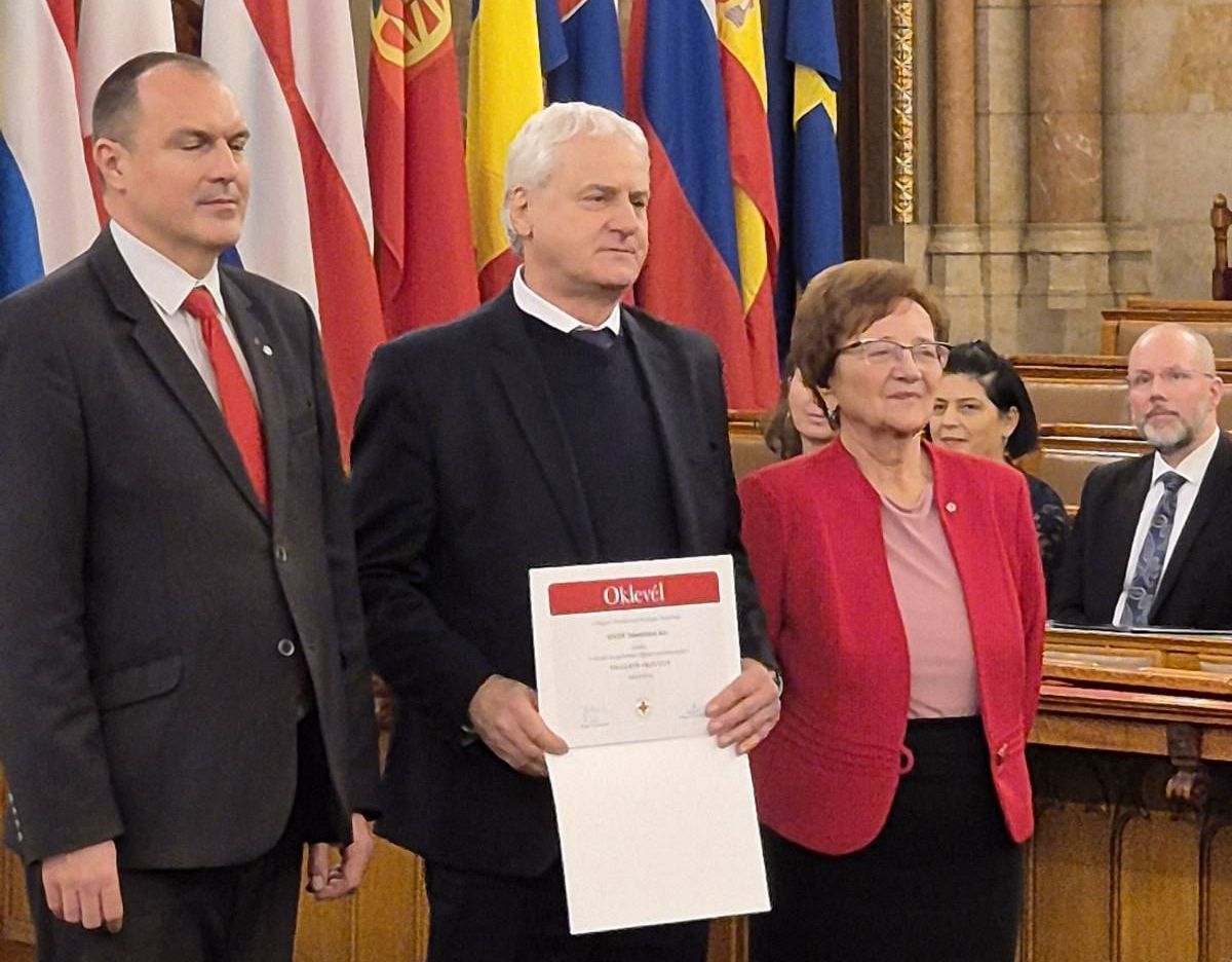 Kiemelt véradóhelyként országos kitüntetést kapott a Köfém Művelődési Ház