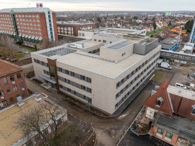 Hamarosan a betegellátás is megkezdődhet - videón a fehérvári kórház új belgyógyászati tömbje