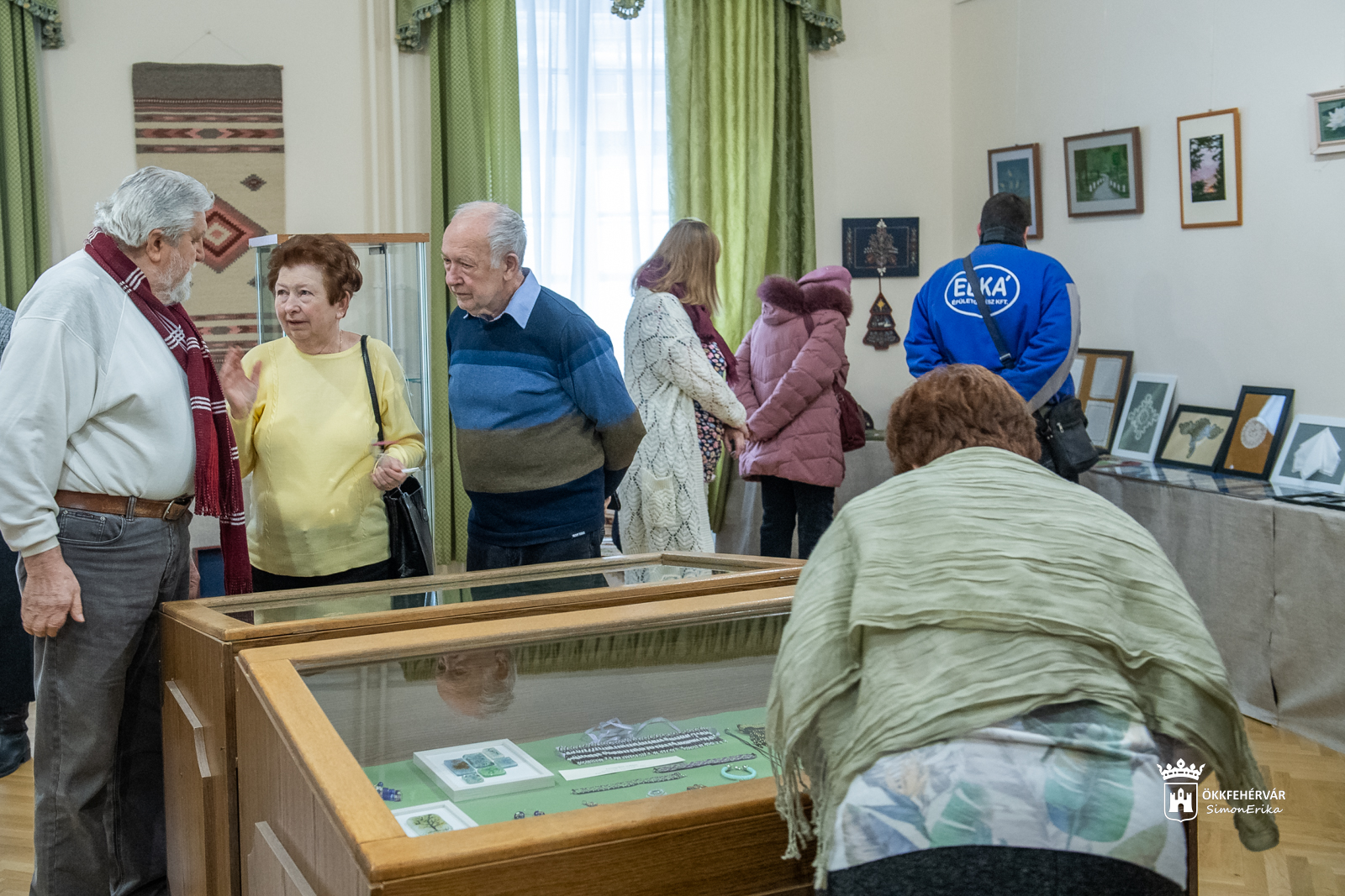 Mesterek és tanítványok - népművészeti kiállítás nyílt a Szent István Művelődési Házban