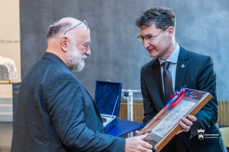 A Koronázó Bazilika Látogatóközpont vezető tervezője, Karácsony Tamás vehette át az Érdy János Emlékérmet