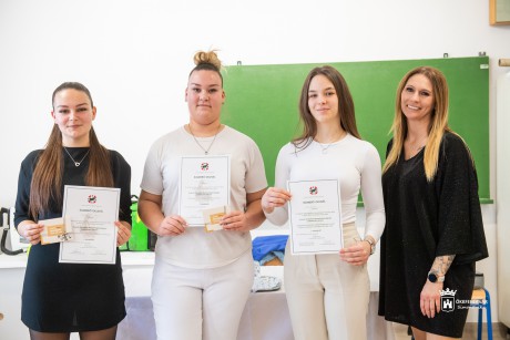 Varga Vivien, Molnár Alíz, Béd Petra és Turzó Zita képviseli a vármegyét az országos döntőben