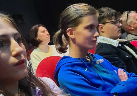 Meg-Ki filmklub - sokáig beszélgettek a család erejéről ami sajnos számukra nem adatott meg