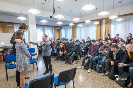 Látványos előadások és drámajátékok a Váciban rendezett KultUp napon