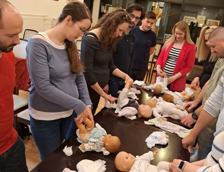 Szülőfelkészítő találkozó és baba elsősegély képzés lesz Köfém Művelődési Házban