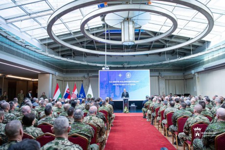 Elérte a teljes felkészültségét a fehérvári Közép-európai Többnemzeti Hadosztály-parancsnokság