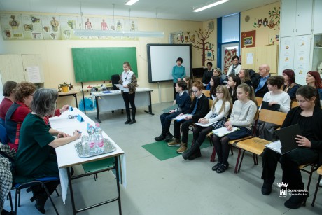 Kazinczy-verseny a szép magyar beszédért – Villányi Kata jutott tovább Székesfehérvárról