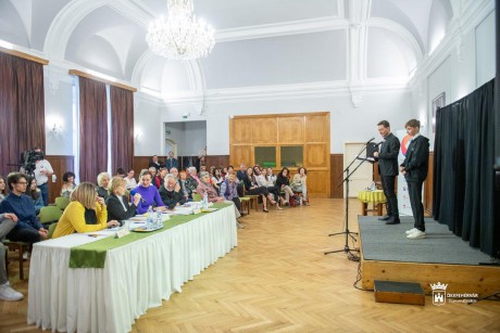 Fehérvári Versünnep - szombaton lesz az elődöntő negyvenhárom fiatallal