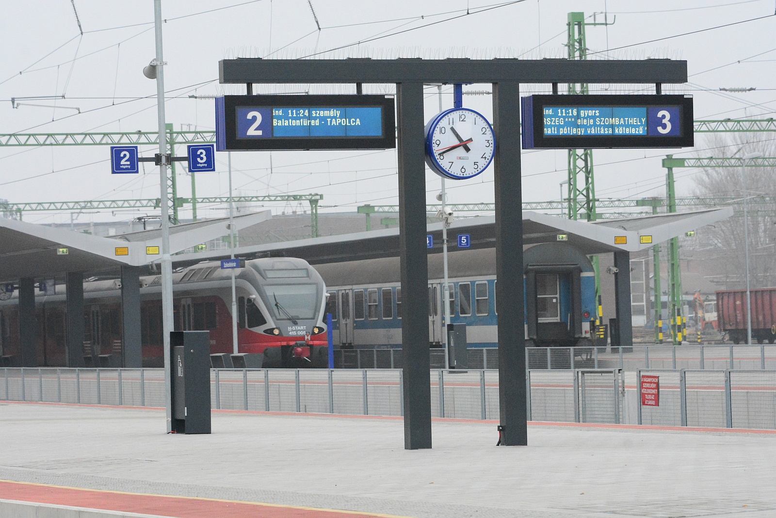 Zajjal járó éjszakai munkavégzés a Székesfehérvár–Pusztaszabolcs vasútvonalon