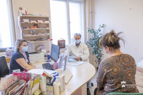 Teltházas női szűrőnap – mintegy hetven hölgy vett részt a székesfehérvári vizsgálatokon