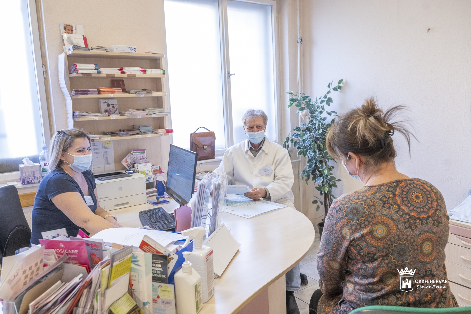 Teltházas női szűrőnap – mintegy hetven hölgy vett részt a székesfehérvári vizsgálatokon