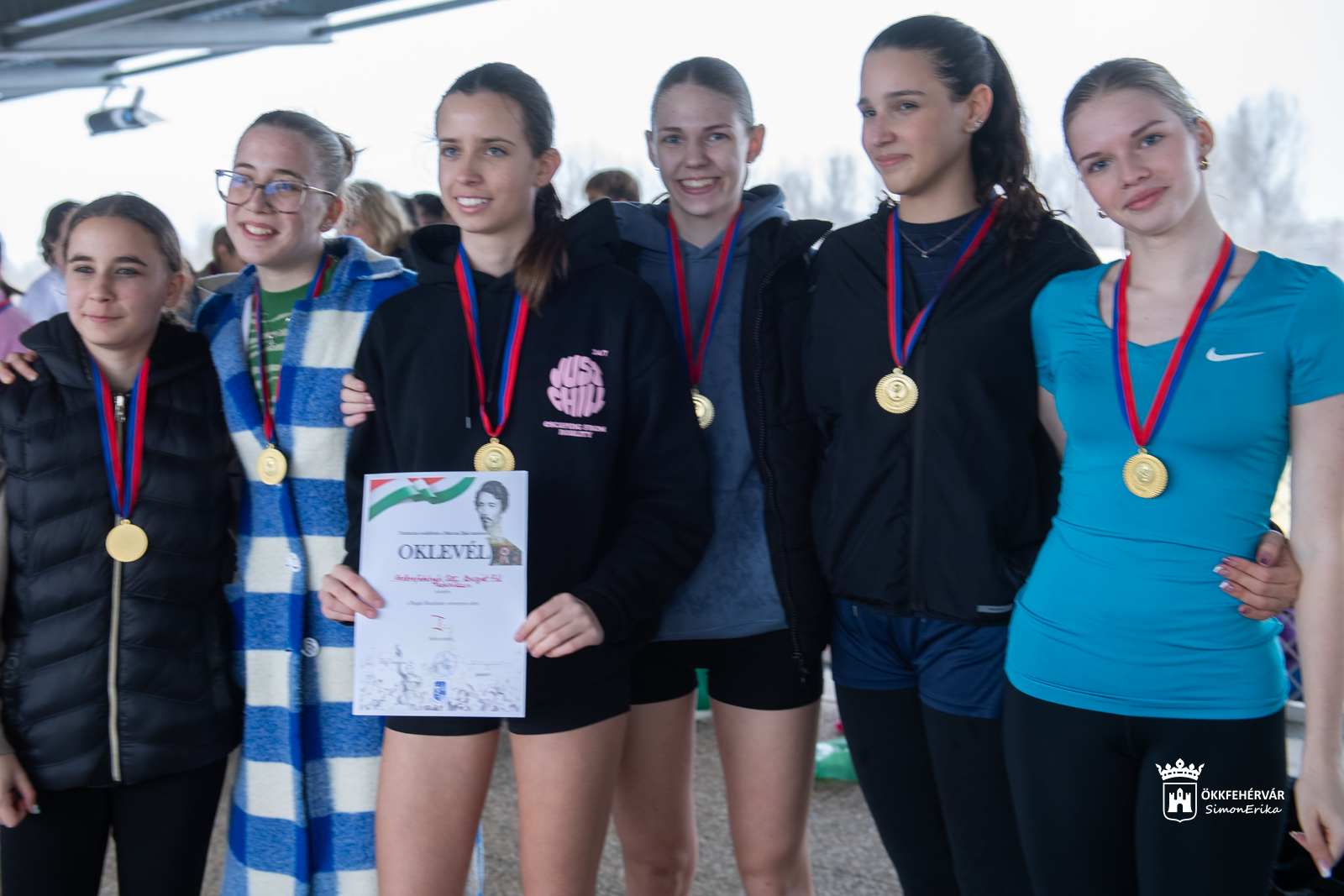 1848 méter – történelmi váltófutással tisztelegtek a fehérvári iskolások a márciusi ifjak előtt