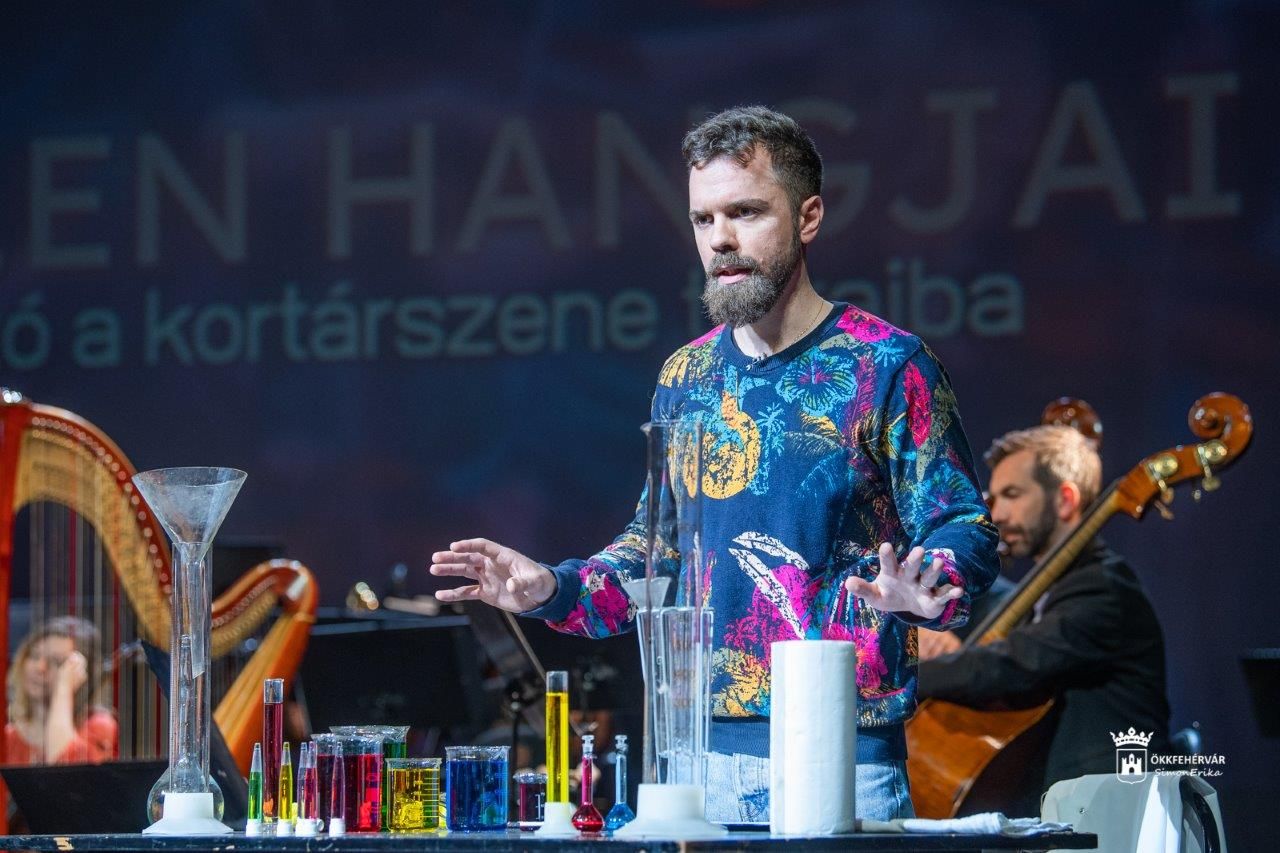 Beavató koncert-talkshow, avagy Szimfonikus történetek a Szent István Művelődési Házban