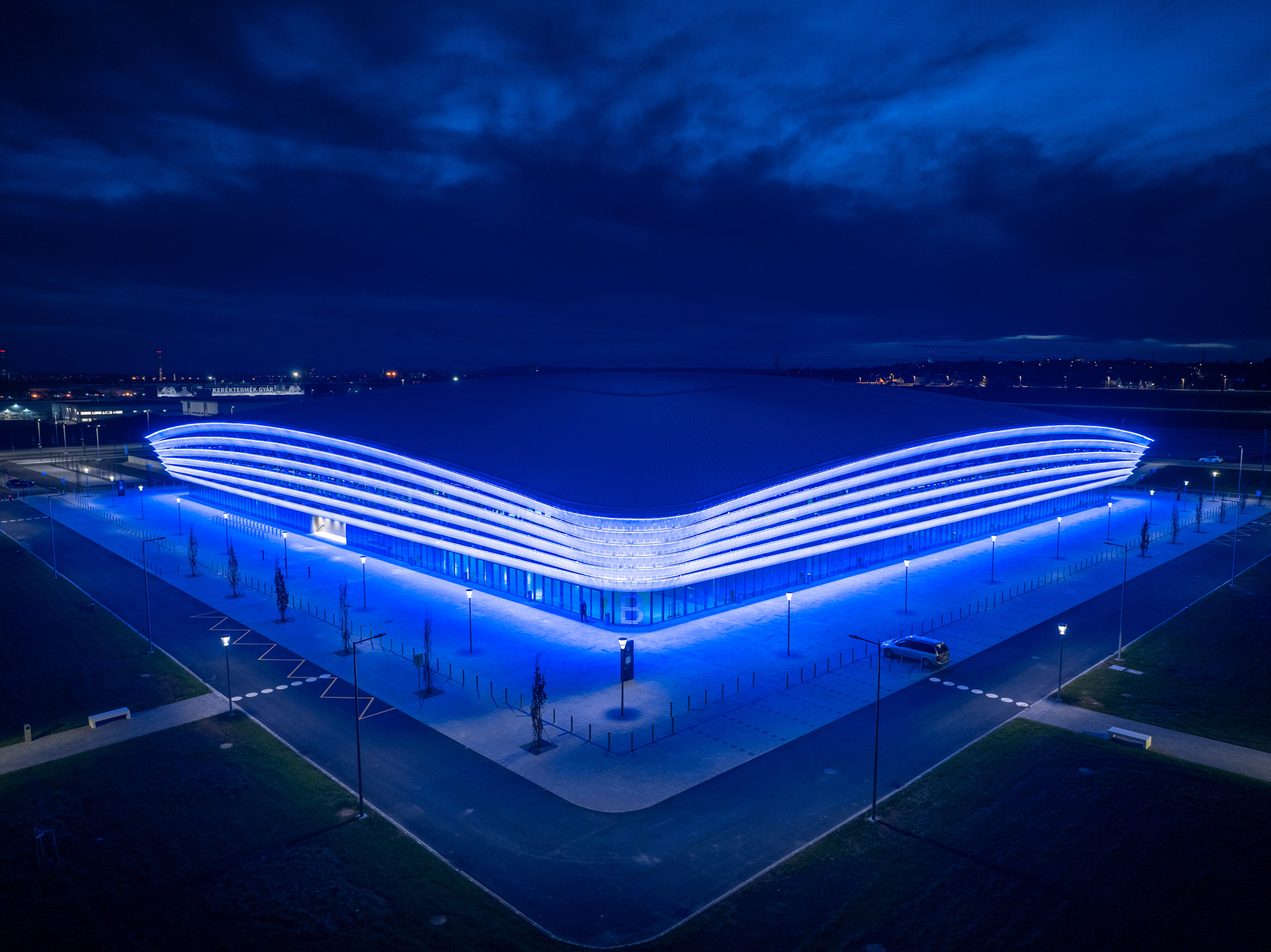 Belvárosi kék séta az autizmus világnapja tiszteletére Székesfehérváron