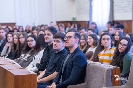 Szakmai napot tartott a Székesfehérvári Diáktanács a Városházán